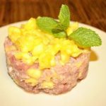 Tartare di tonno al mango e sesamo