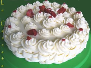 Torta Chantilly allo zenzero e fragole senza glutine