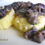 Polenta con i funghi. Un piatto tipico siciliano….