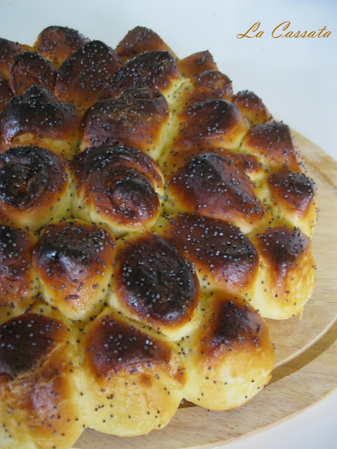 Brioche in fiore (senza glutine) - La Cassata Celiaca Brioche in fiore (senza glutine) - La Cassata Celiaca
