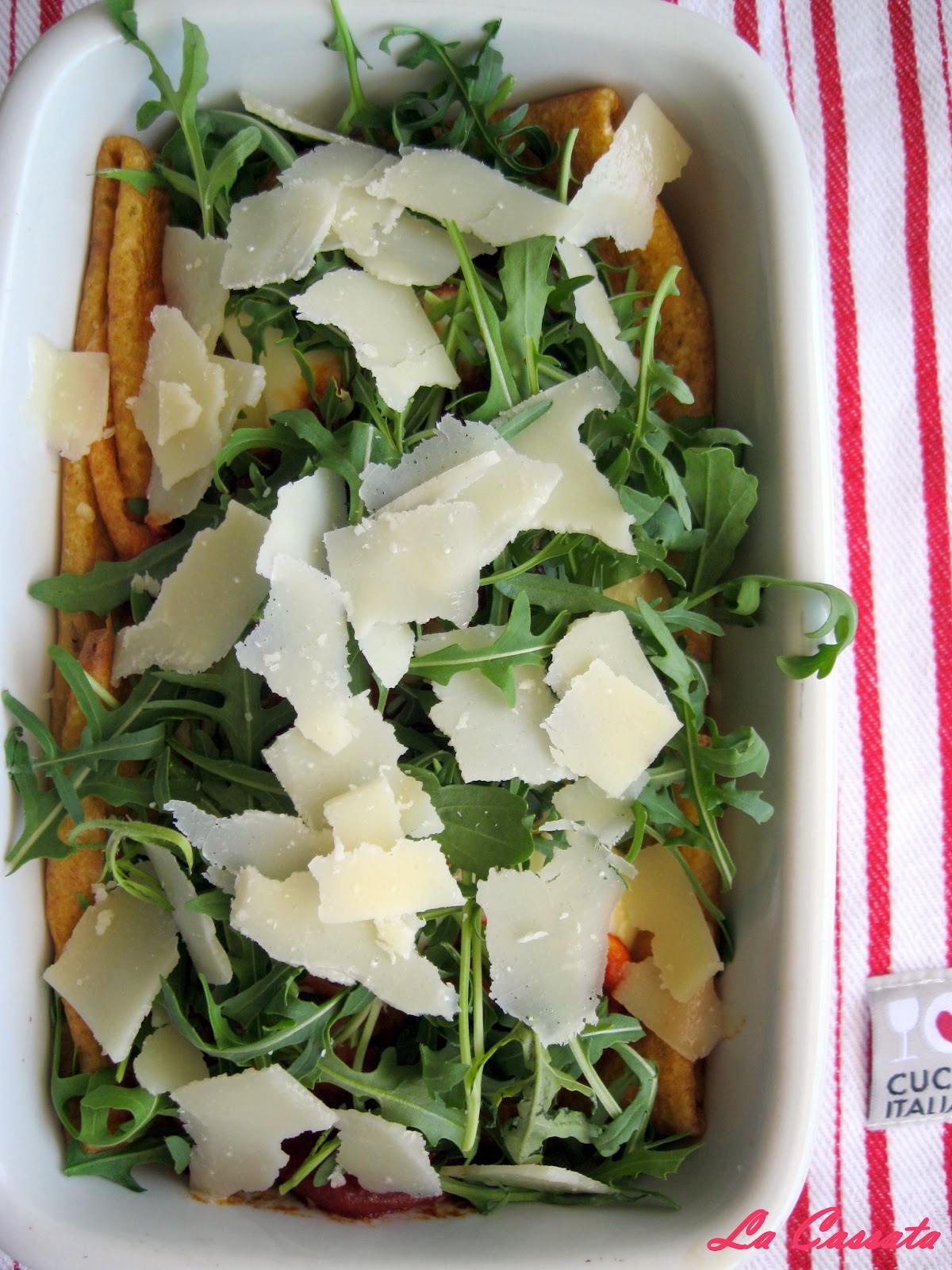 Crêpe con mozzarella, rucola e scaglie di grana - La Cassata Crêpe con mozzarella, rucola e scaglie di grana - La Cassata