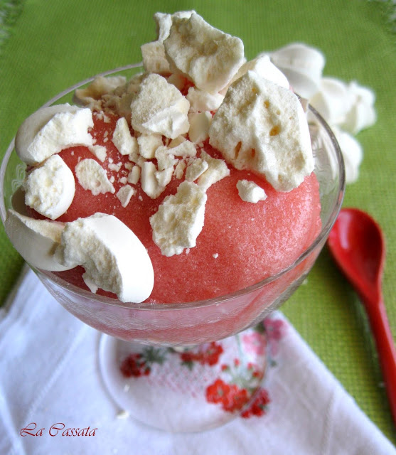 Sorbetto di anguria e meringhe senza glutine - La Cassata Celiaca Sorbetto di anguria e meringhe senza glutine - La Cassata Celiaca