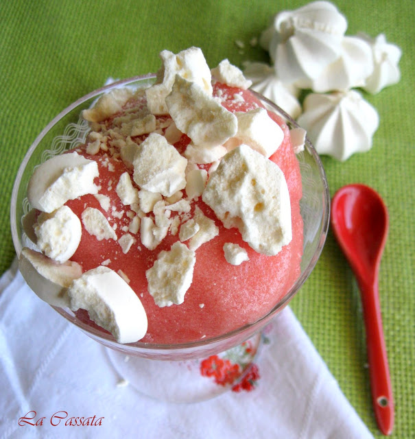Sorbetto di anguria e meringhe senza glutine - La Cassata Celiaca Sorbetto di anguria e meringhe senza glutine - La Cassata Celiaca