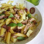 Insalata di pennette con scamorza, tonno e pomodori secchi - La Cassata Celiaca