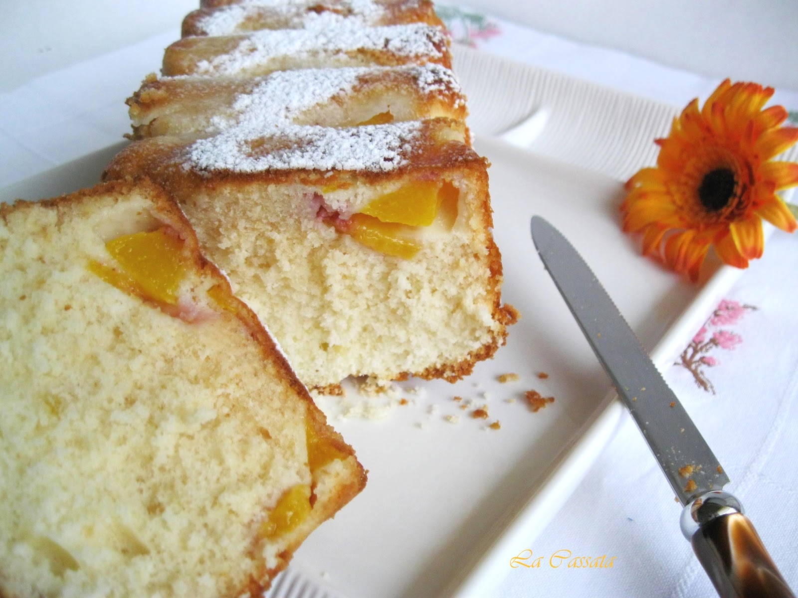 Plumcake alle pesche (anche senza glutine) - La Cassata Celiaca Plumcake alle pesche (anche senza glutine) - La Cassata Celiaca