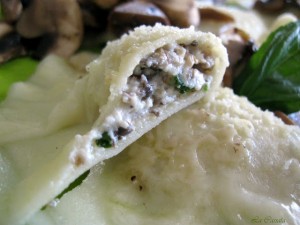 Ravioloni con ricotta e funghi senza glutine e con video ricetta - La Cassata Celiaca