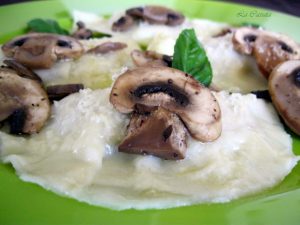 Ravioli avec ricotta et champignons sans gluten et en vidéo - La Cassata Celiaca