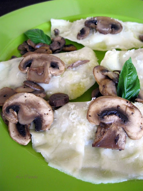 Ravioli avec ricotta et champignons sans gluten et en vidéo - La Cassata Celiaca