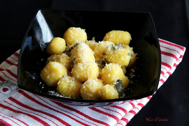 Gnocchi di patate allo zafferano (la videoricetta)