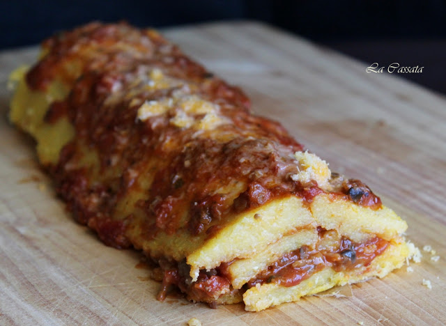 Rouleau de polenta au ragoût de cèpes et châtaignes - La Cassata Celiaca