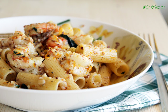 Tortiglioni con gamberoni e scorza d'arancia senza glutine