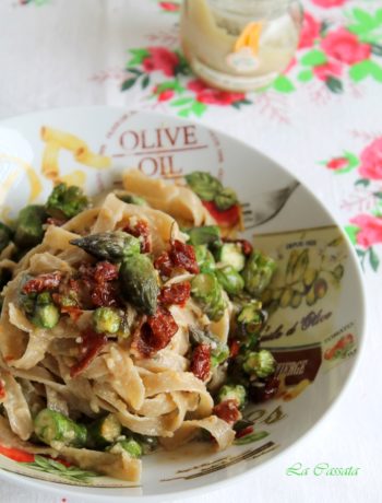 Tagliatelle con asparagi, pesto di mandorle e pomodori secchi senza glutine - La Cassata Celiaca