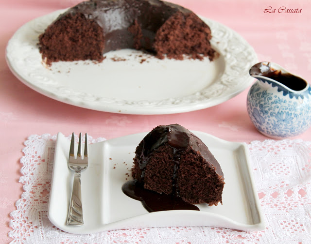 Ciambella all'olio d'oliva e cacao (anche senza glutine) - La Cassata Celiaca Ciambella all'olio d'oliva e cacao (anche senza glutine) - La Cassata Celiaca