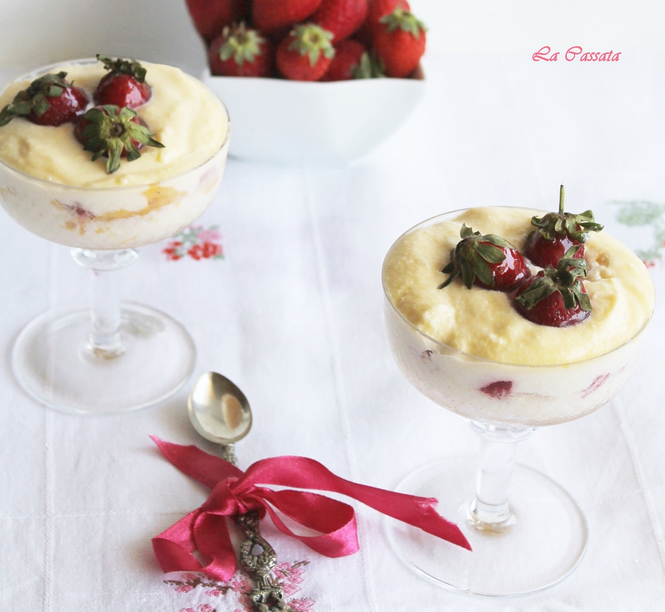 Coppette di tiramisù alle fragole - La Cassata Celiaca Coppette di tiramisù alle fragole - La Cassata Celiaca