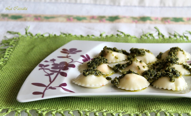 Raviolis sans gluten avec féta, tomates confites et pesto - La Cassata Celiaca