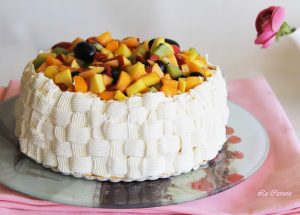 Gâteau sans gluten avec chantilly à la vanille et fruits - La Cassata Celiaca