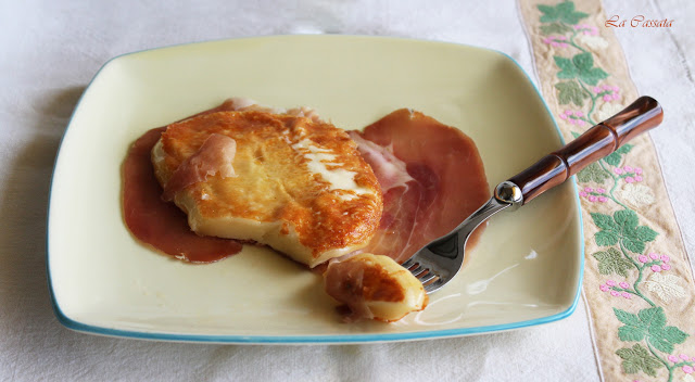 Caciocavallo silano con prosciutto crudo - La Cassata Celiaca Caciocavallo silano con prosciutto crudo - La Cassata Celiaca