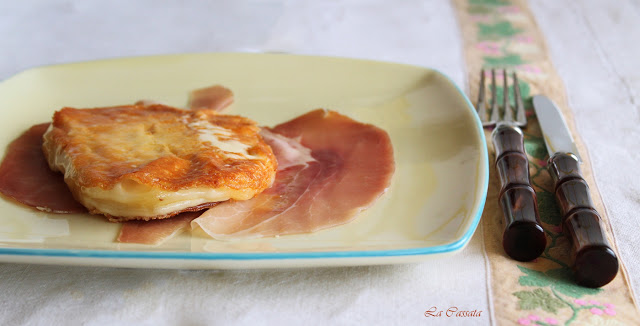 Caciocavallo silano con prosciutto crudo - La Cassata Celiaca Caciocavallo silano con prosciutto crudo - La Cassata Celiaca