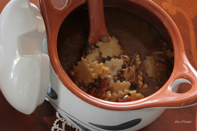 Soupe de lentilles avec pâtes sans gluten - La Cassata Celiaca