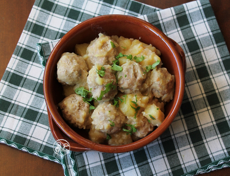 Monachelle, ovvero patate con polpette di carne in umido - La Cassata Celiaca