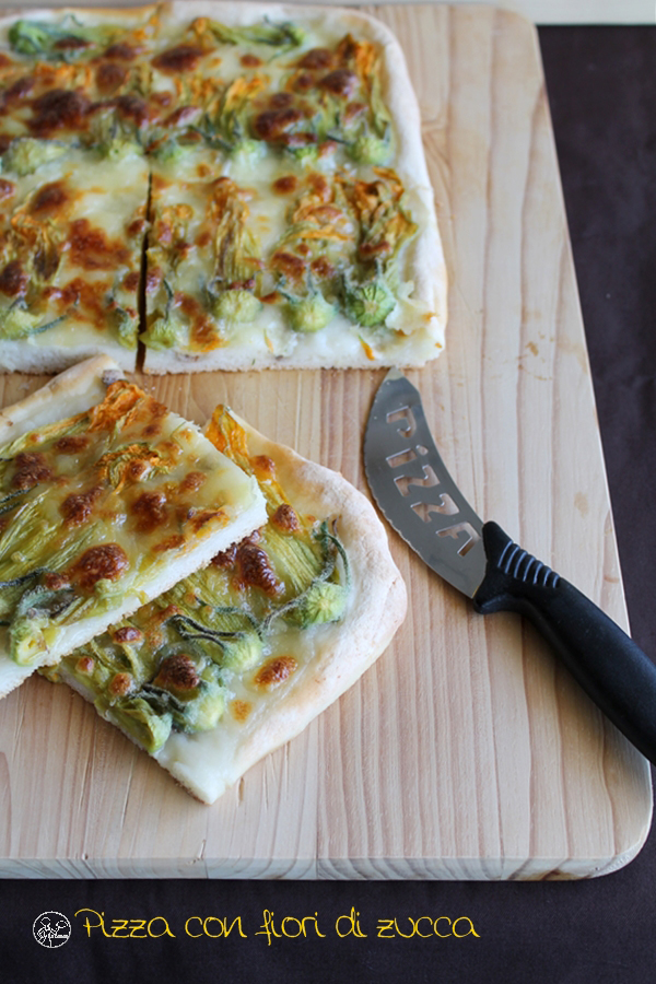 Pizza avec les fleurs de courgettes sans gluten - La Cassata Celiaca