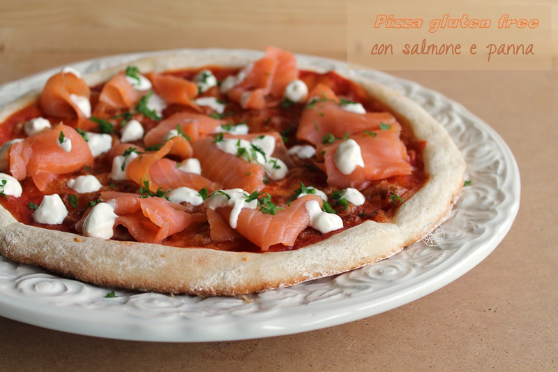 Pizza senza glutine con salmone e panna