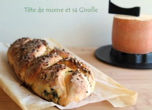 Treccia di pane alla zucca con bietole e Tête de Moine (senza glutine)
