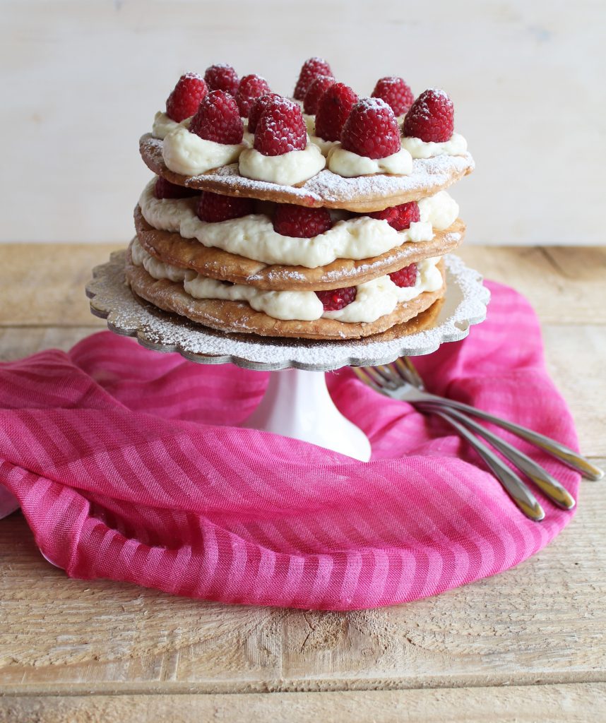 Millefoglie di crema e lamponi senza glutine - La Cassata Celiaca Millefoglie di crema e lamponi senza glutine - La Cassata Celiaca