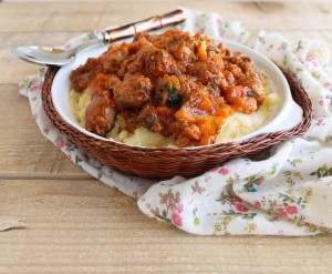 Polenta con stufato di salsiccia- La Cassata Celiaca