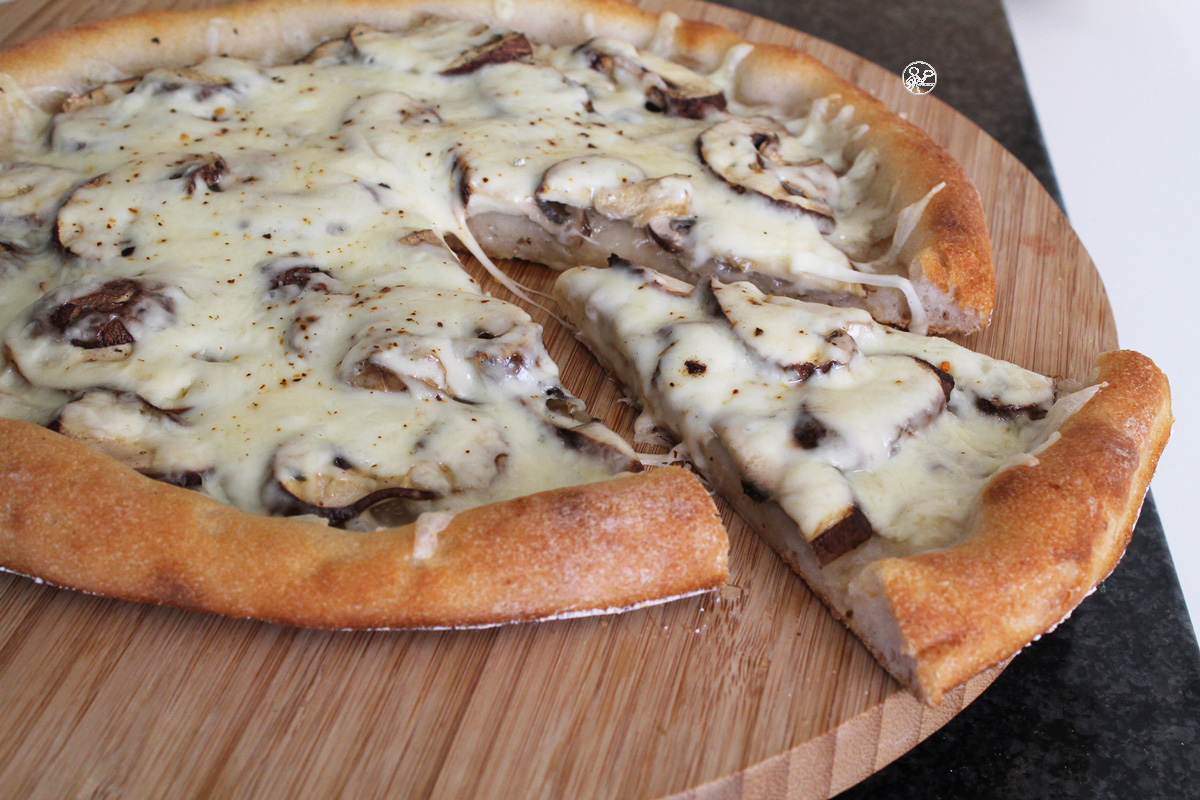 Pizza avec champignons et fromage sans gluten - La Cassata Celiaca