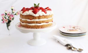 Naked cake aux fraises - La Cassata Celiaca