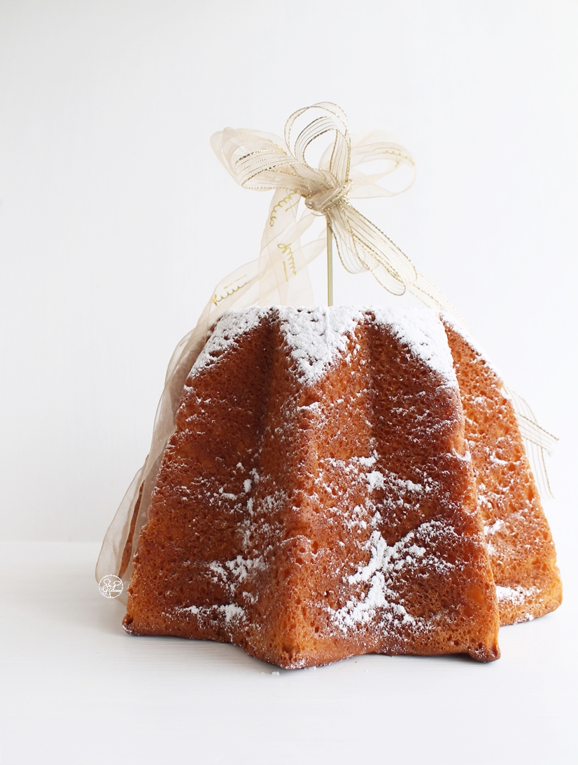 Pandoro con lievito madre senza glutine - La Cassata Celiaca Pandoro con lievito madre senza glutine - La Cassata Celiaca