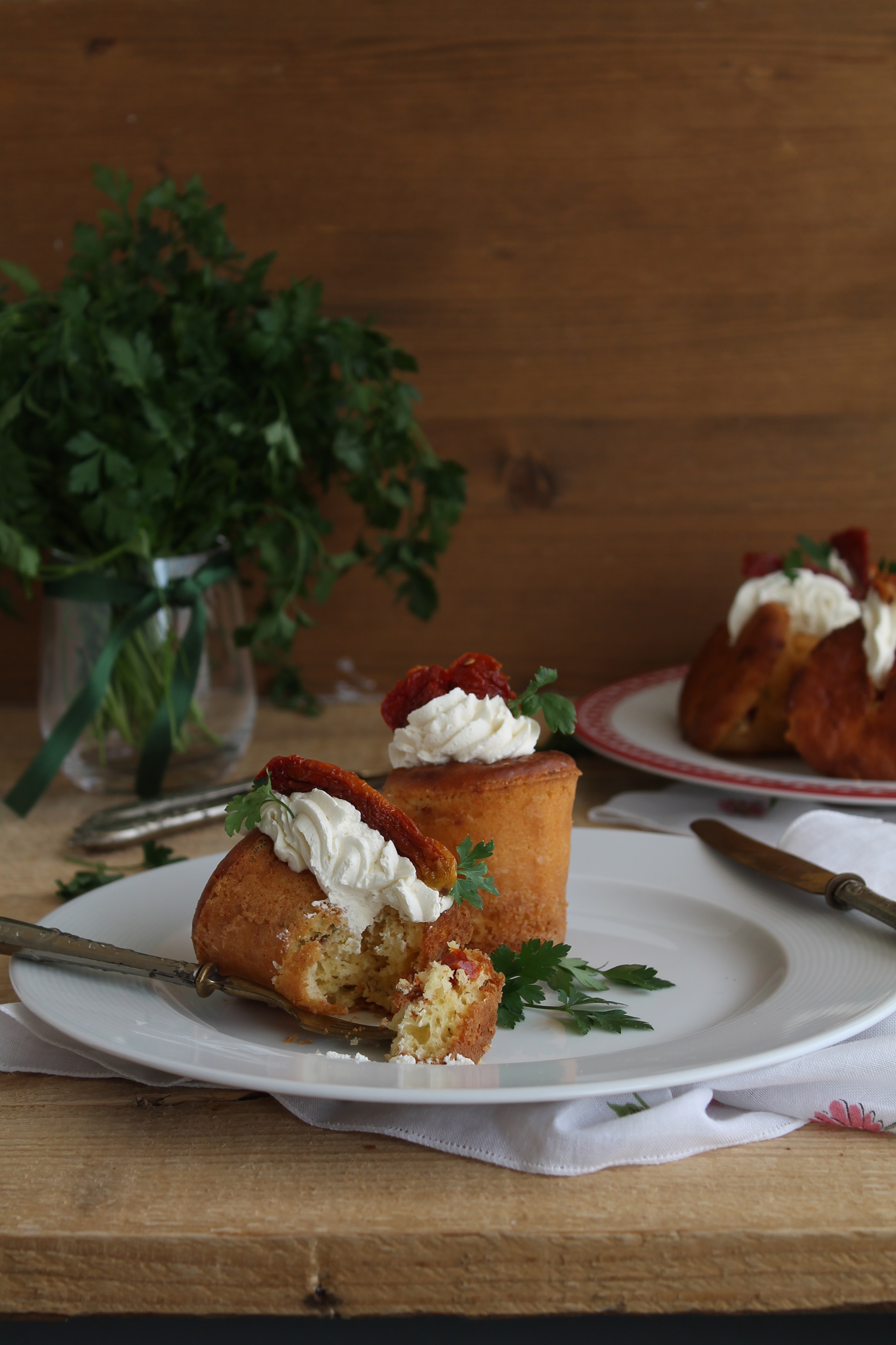 Baba salés sans gluten avec fromage et tomates - La Cassata Celiaca