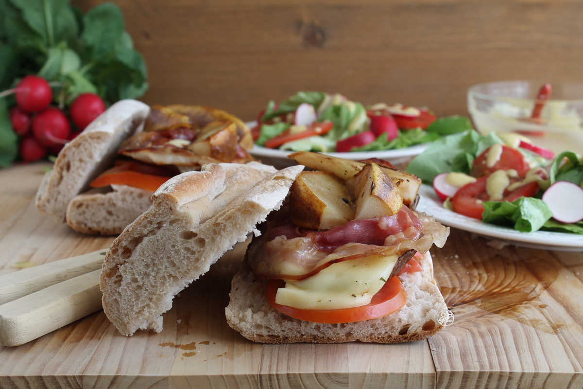 Panino con funghi, pancetta e pere gluten free - La Cassata Celiaca Panino con funghi, pancetta e pere gluten free - La Cassata Celiaca