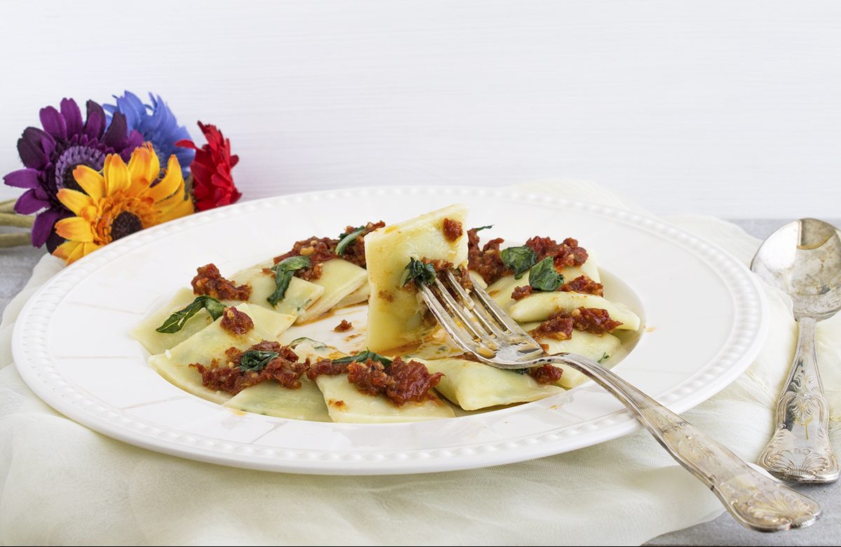 Raviolis sans gluten, avec blettes, mascarpone et tomates séchées - La Cassata Celiaca Raviolis sans gluten, avec blettes, mascarpone et tomates séchées - La Cassata Celiaca