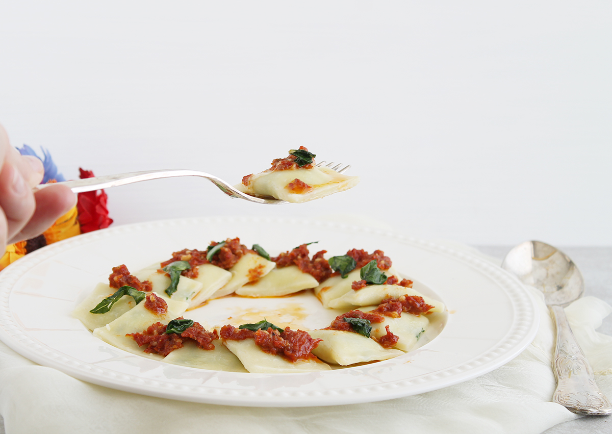 Raviolis sans gluten, avec blettes, mascarpone et tomates séchées - La Cassata Celiaca