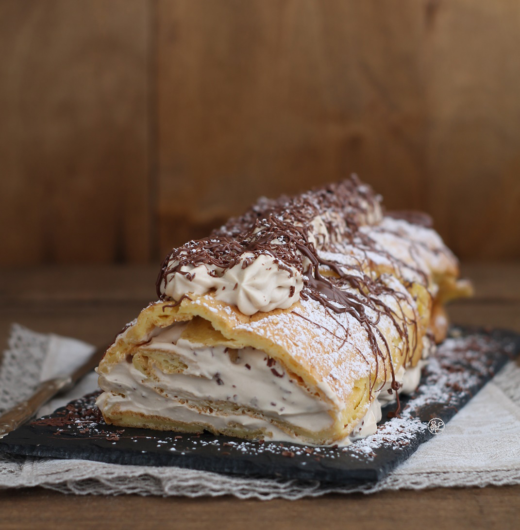 Rouleau da pâte à choux et chantilly aux noisettes sans gluten -La Cassata