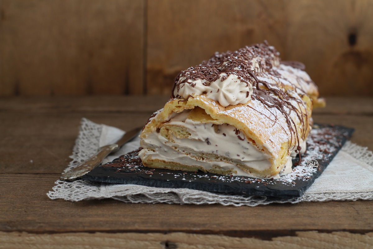 Rotolo di pasta bignè con crema di nocciole senza glutine - La Cassata Celiaca Rotolo di pasta bignè con crema di nocciole senza glutine - La Cassata Celiaca