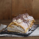 Rouleau da pâte à choux et chantilly aux noisettes sans gluten -La Cassata