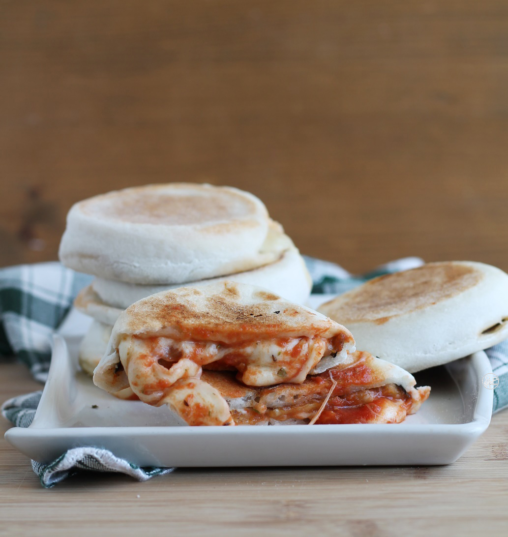 Focaccine alla parmigiana senza glutine - La Cassata Celiaca Focaccine alla parmigiana senza glutine - La Cassata Celiaca