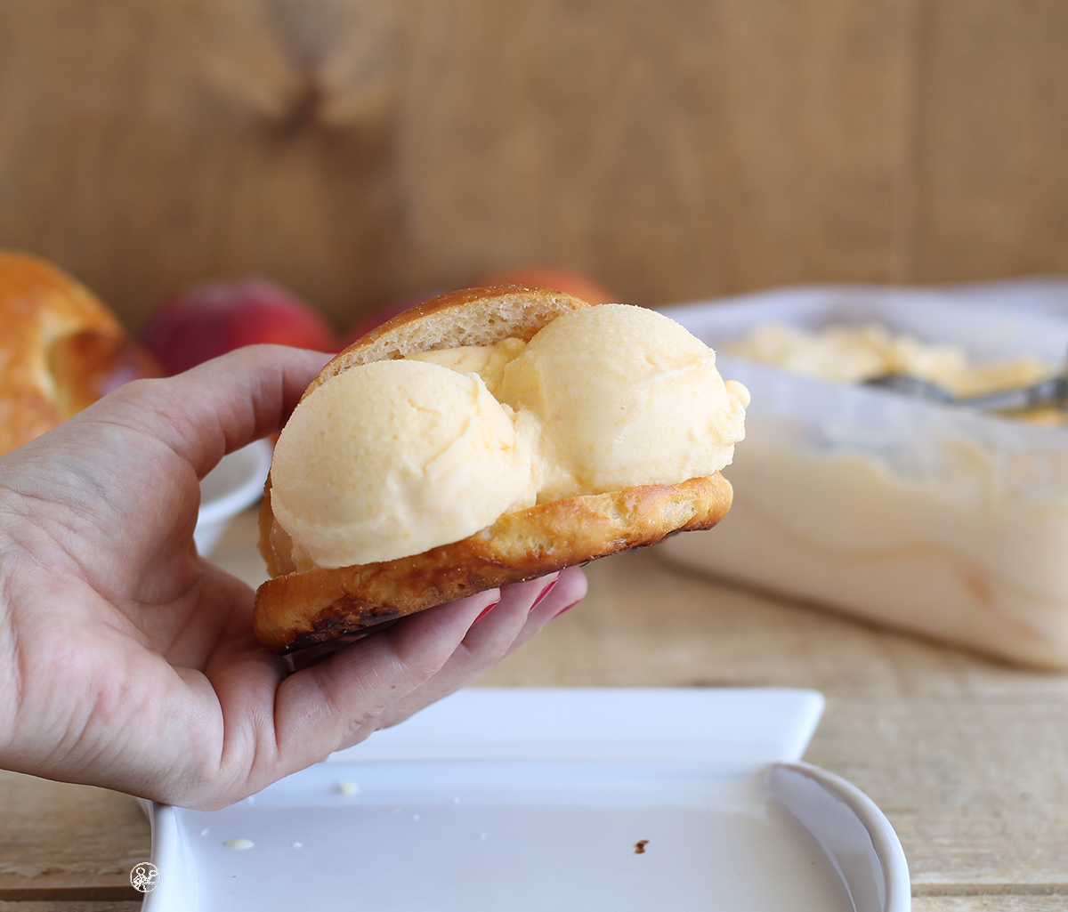 Glace à la pêche sans gluten ni lactose - La Cassata Celiaca Glace à la pêche sans gluten ni lactose - La Cassata Celiaca