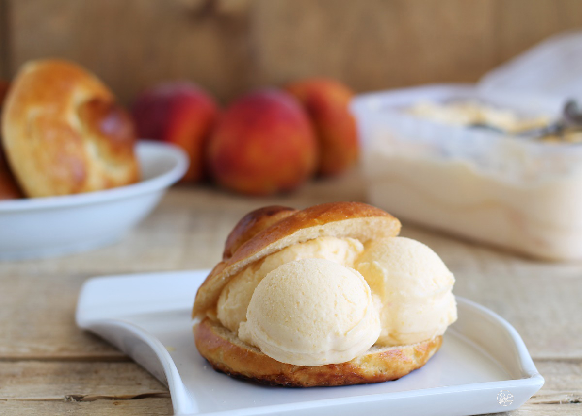 Glace à la pêche sans gluten ni lactose - La Cassata Celiaca Glace à la pêche sans gluten ni lactose - La Cassata Celiaca