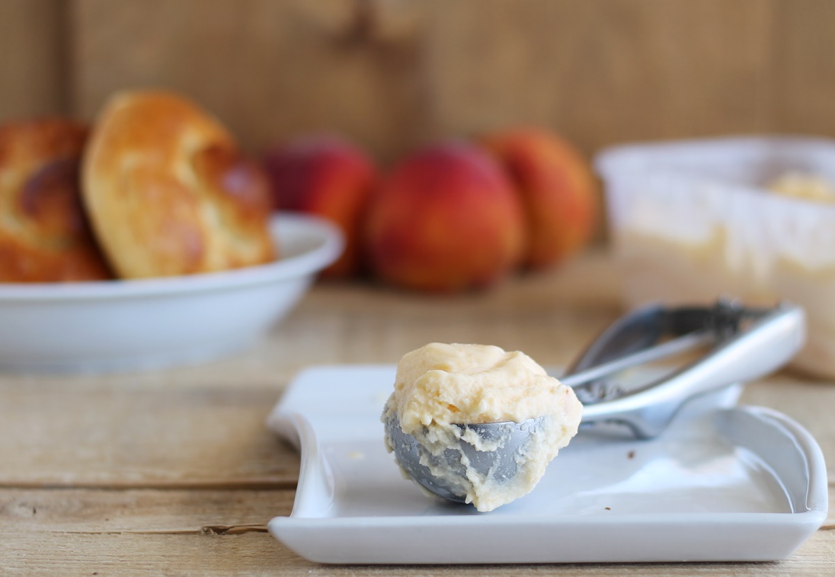 Glace à la pêche sans gluten ni lactose - La Cassata Celiaca Glace à la pêche sans gluten ni lactose - La Cassata Celiaca