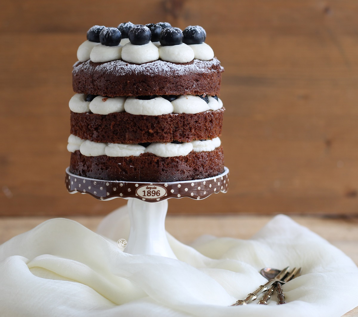 Naked cake ai mirtilli senza glutine - La Cassata Celiaca Naked cake ai mirtilli senza glutine - La Cassata Celiaca