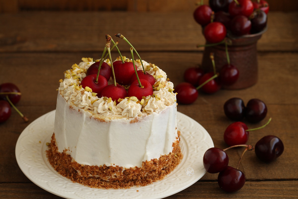 Gâteau avec amaretti et cerises sans gluten - La Cassata Celiaca