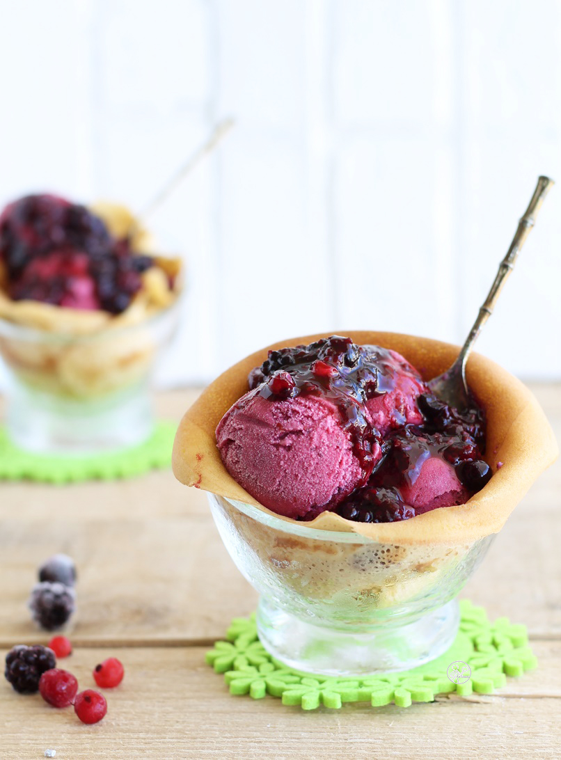 Glace au yaourt avec fruits de bois - La Cassata Celiaca