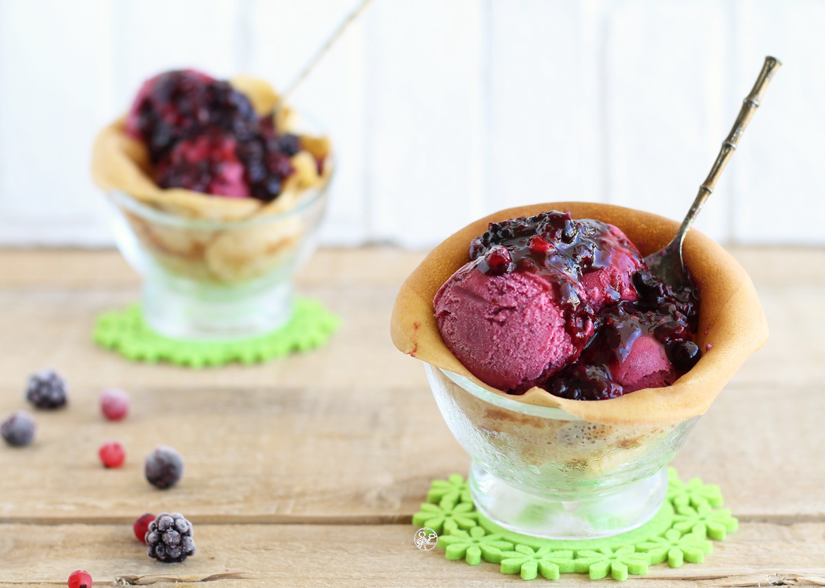 Gelato allo yogurt con frutti di bosco - La Cassata Celiaca Gelato allo yogurt con frutti di bosco - La Cassata Celiaca