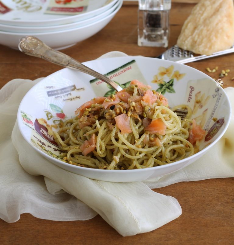 Spaghetti con crema di pistacchi e salmone senza glutine - La Cassata Celiaca