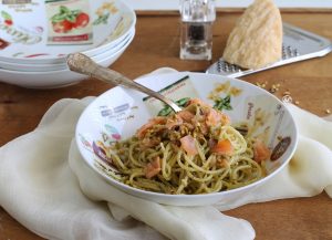 Spaghetti con crema di pistacchi e salmone senza glutine - La Cassata Celiaca