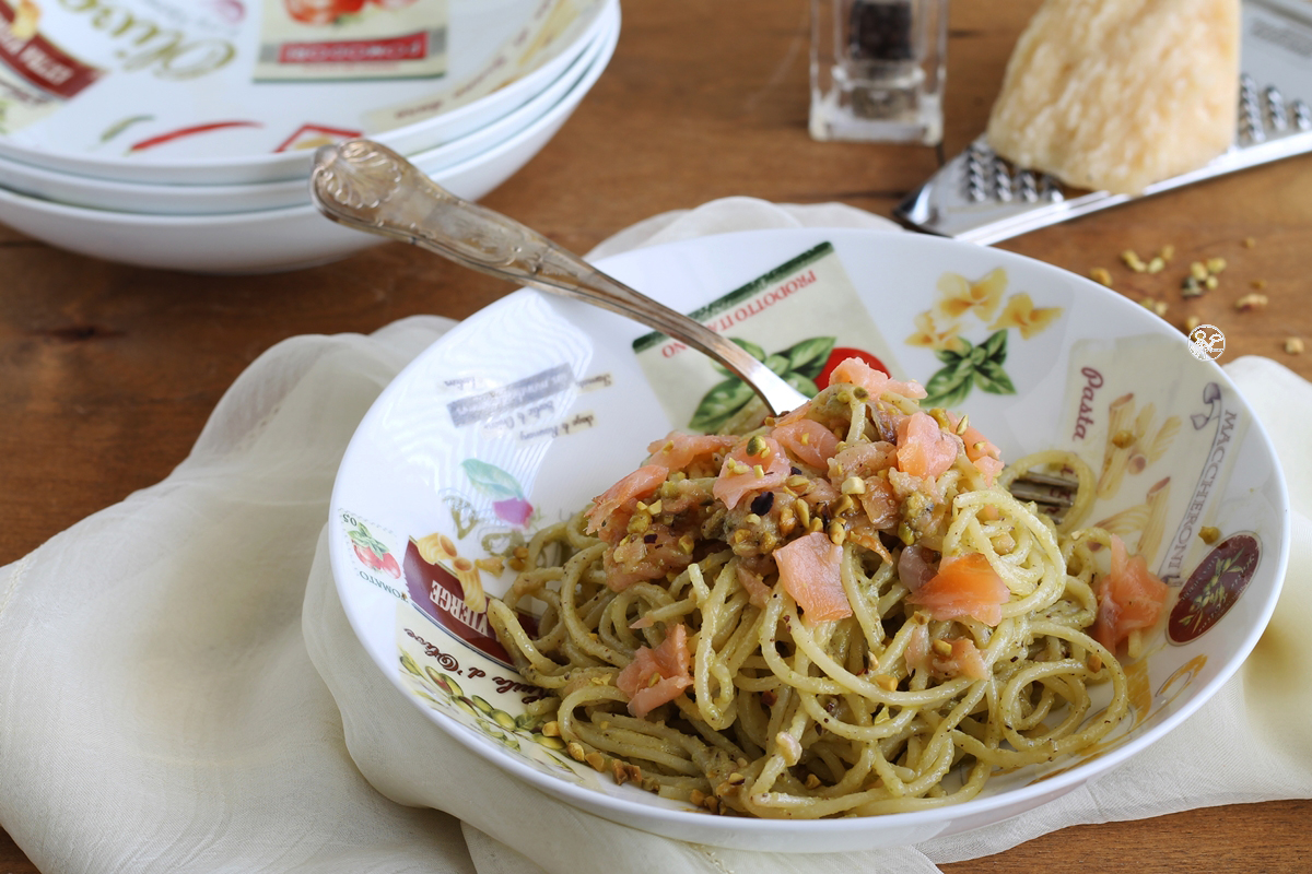 Spaghetti con crema di pistacchi e salmone senza glutine - La Cassata Celiaca